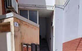 Black&White Guest House